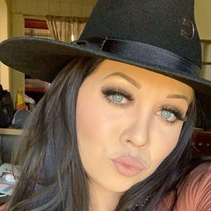 Meet your Posher, Lindsey